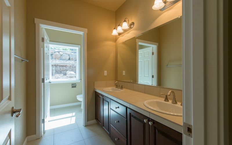custom-home-floor-plan-master-bath-dual-vanity